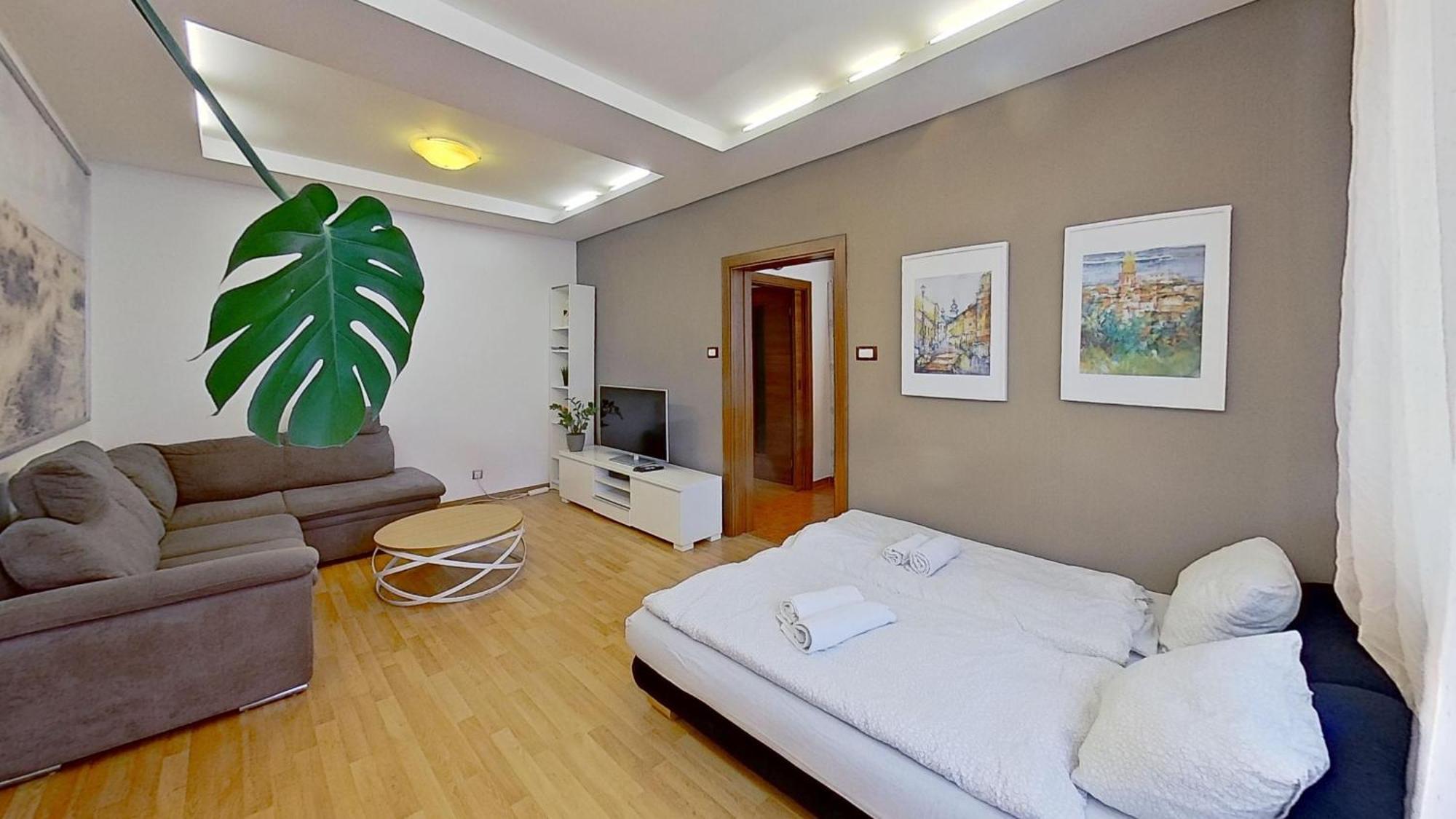 2Br Apt With Free Garage Parking, Close To The Historic Centre ブラチスラヴァ エクステリア 写真