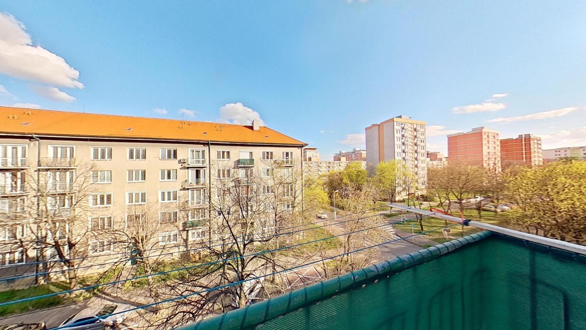 2Br Apt With Free Garage Parking, Close To The Historic Centre ブラチスラヴァ エクステリア 写真